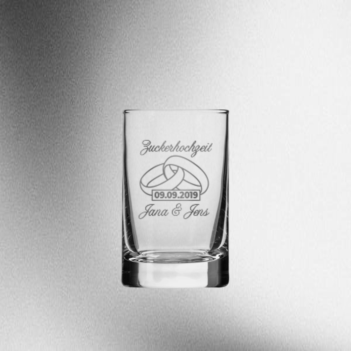 Schnapsglas „Zuckerhochzeit“ – personalisierbar mit Name & Datum