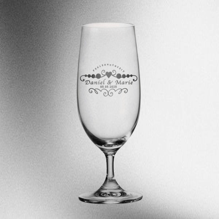 Pilsglas „Perlenhochzeit“ – personalisierbar mit Name & Datum
